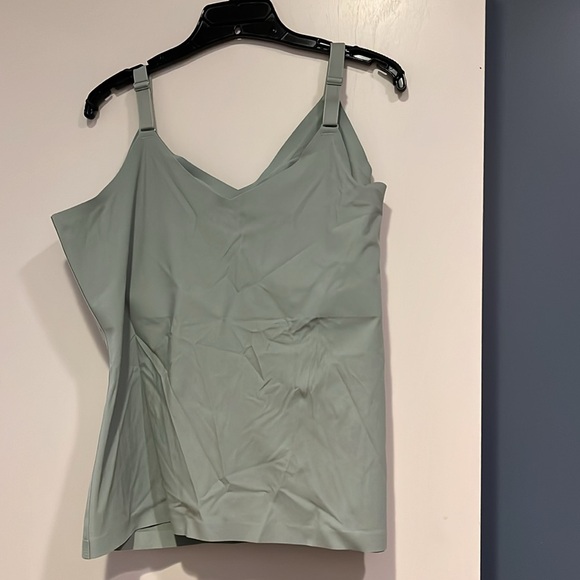 Knix cami top xxxl+ (42 DD-G) - Picture 3 of 4